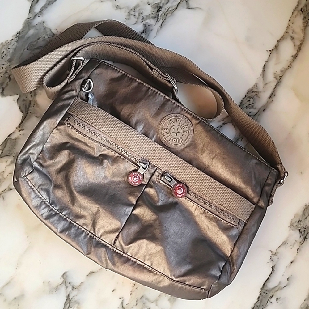 Kipling Coralie Crossbody Shoulder Bag in Champaign/Platinum Metallic